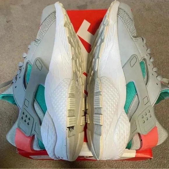 Nike air Huaraches men’s size 11 - Picture 8 of 9